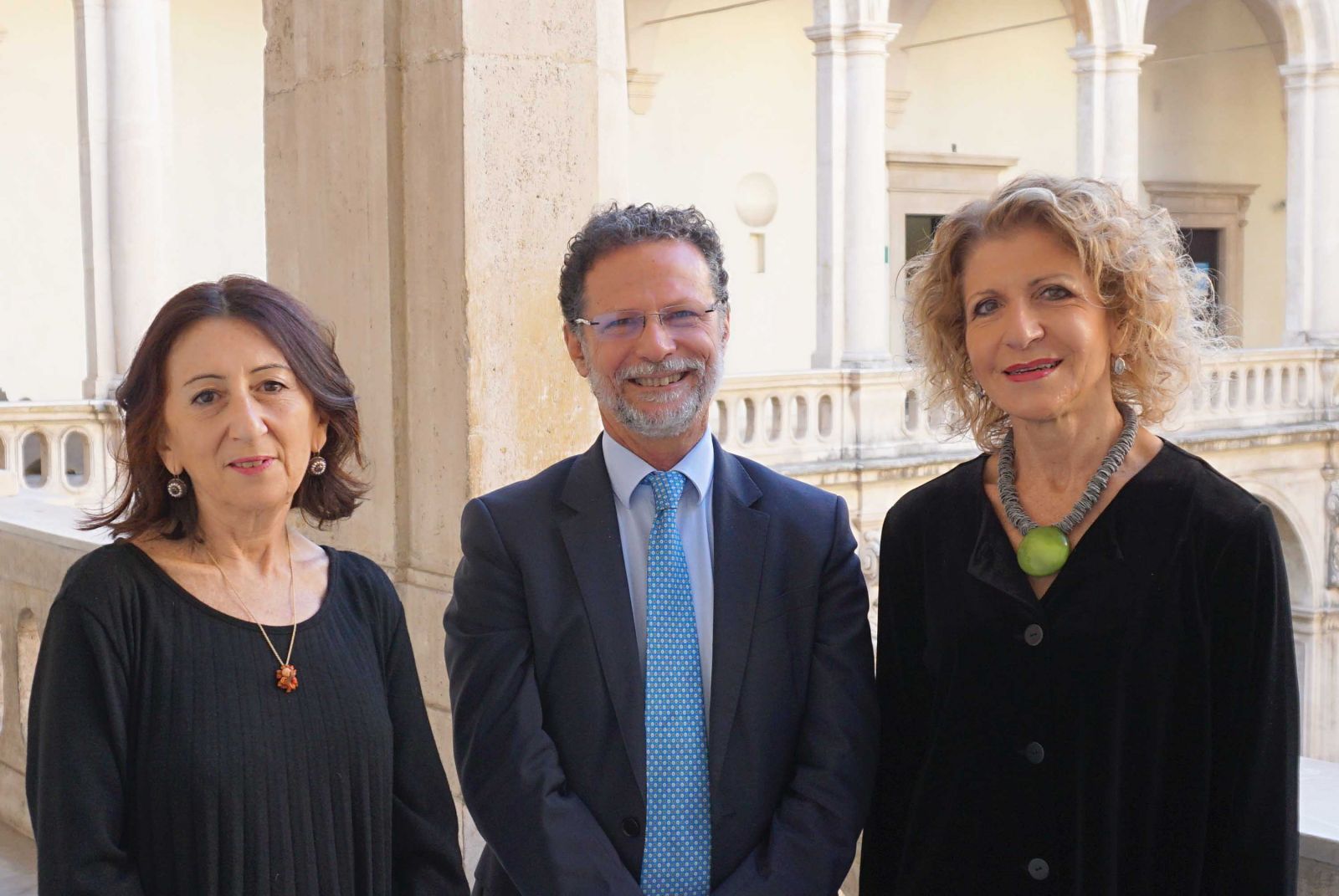 Da sinistra la prof.ssa Francesca Longo, il rettore Francesco Priolo e la prorettrice Vania Patanè